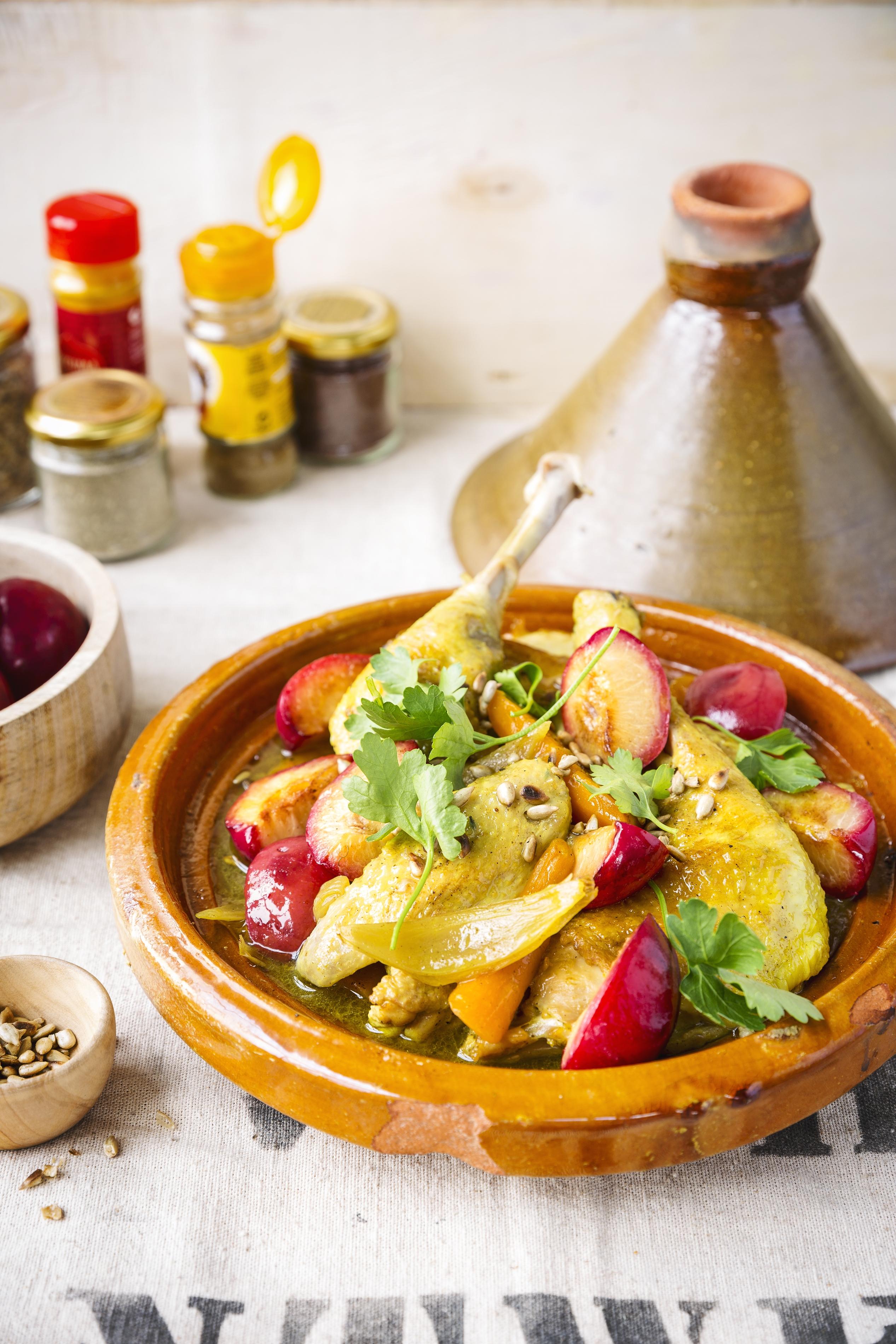 Tajine met kip, pruim en wortel